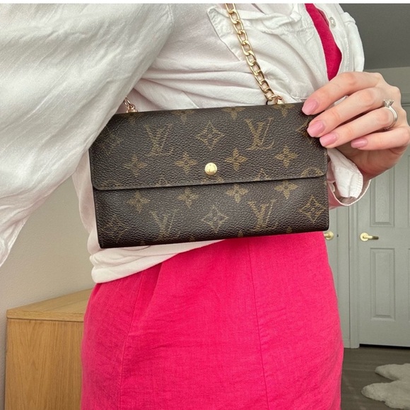 Louis Vuitton Handbags - ✅AUTHENTIC✅LOUIS VUITTON WALLET ON A CHAIN